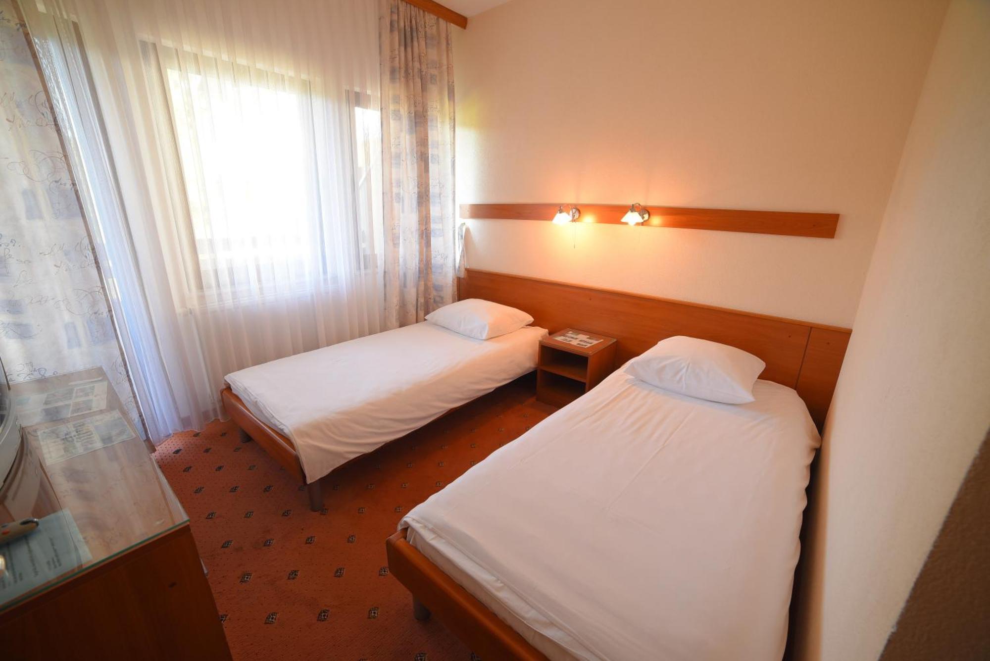 Hotel Ada Bihać Екстериор снимка