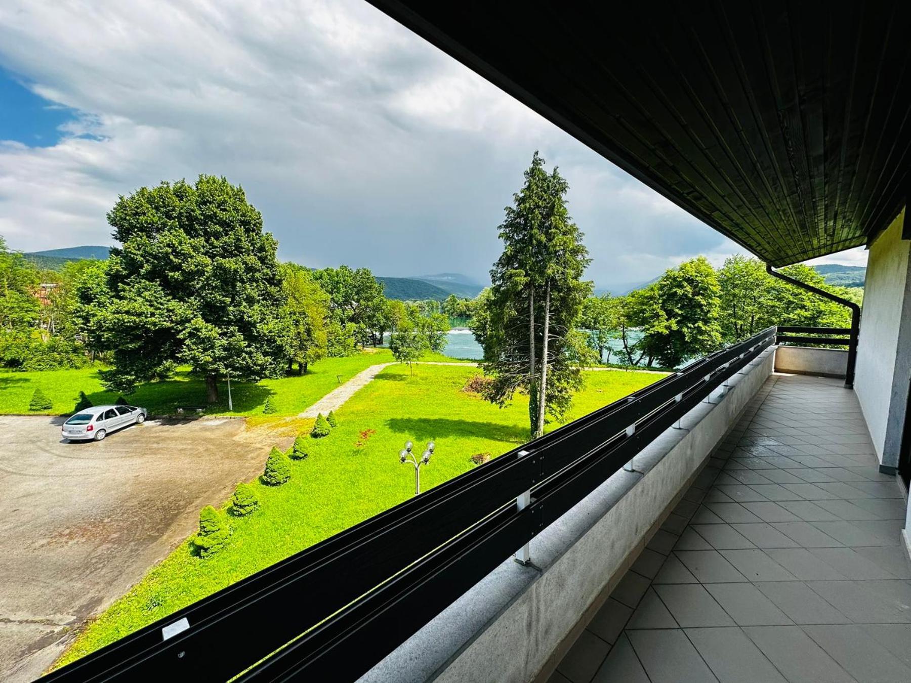 Hotel Ada Bihać Екстериор снимка