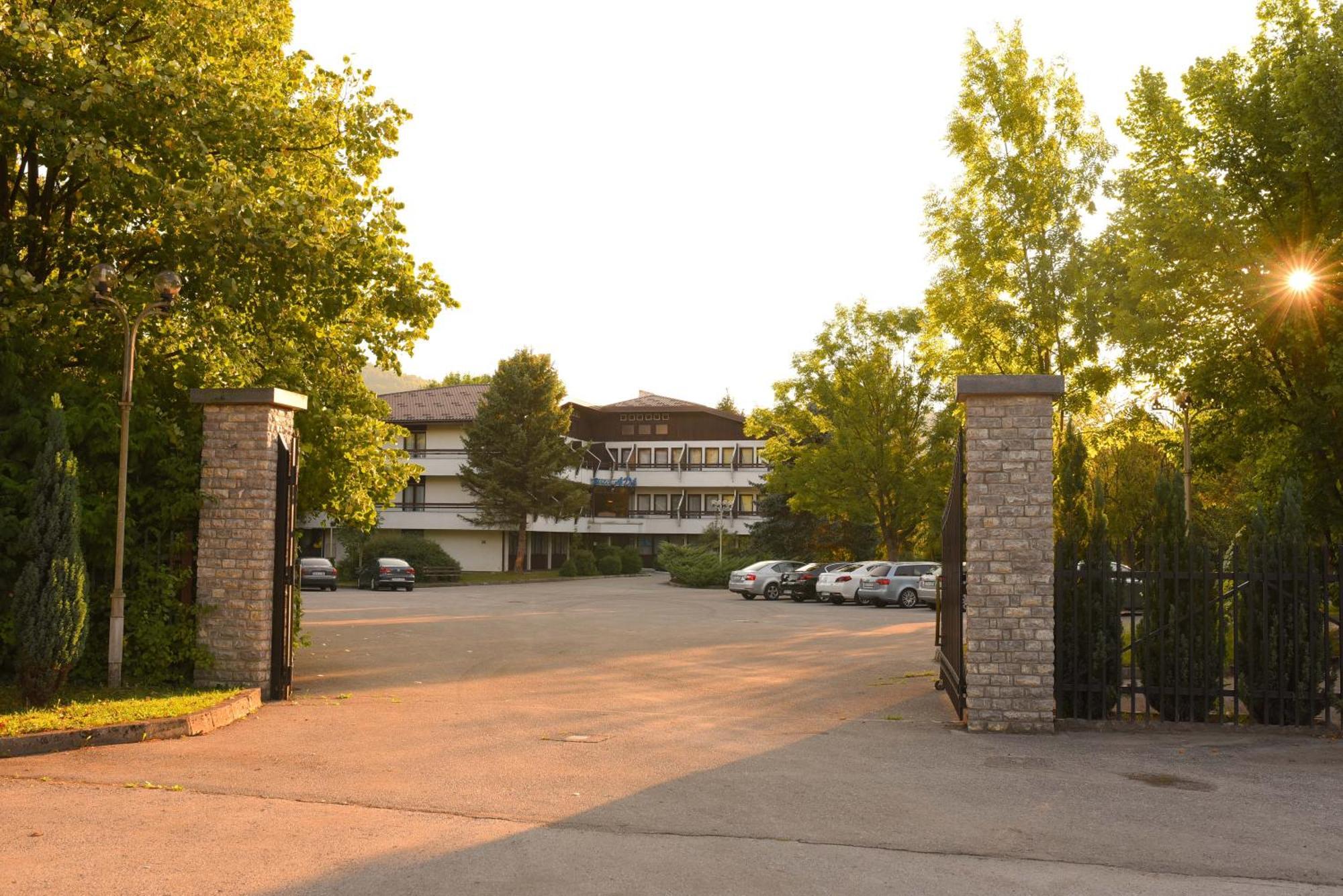 Hotel Ada Bihać Екстериор снимка