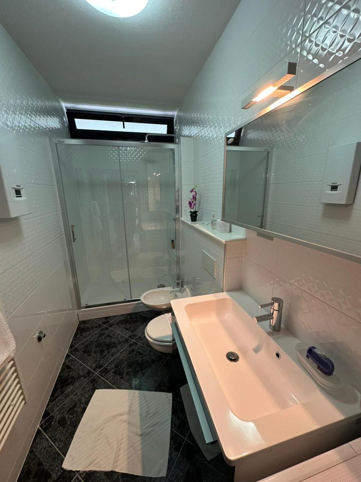 Hotel Ada Bihać Екстериор снимка